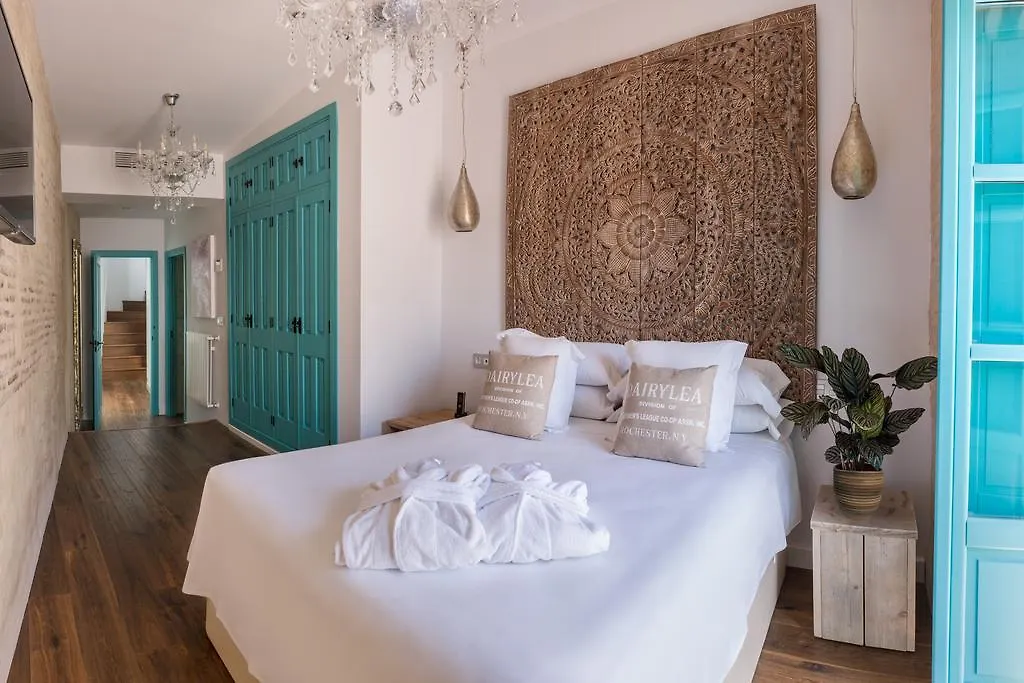 Puerta Catedral Art Gallery Apartment Seville