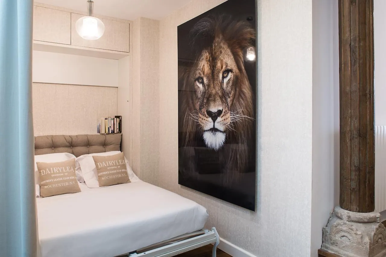 Puerta Catedral Art Gallery Apartment Seville Spain