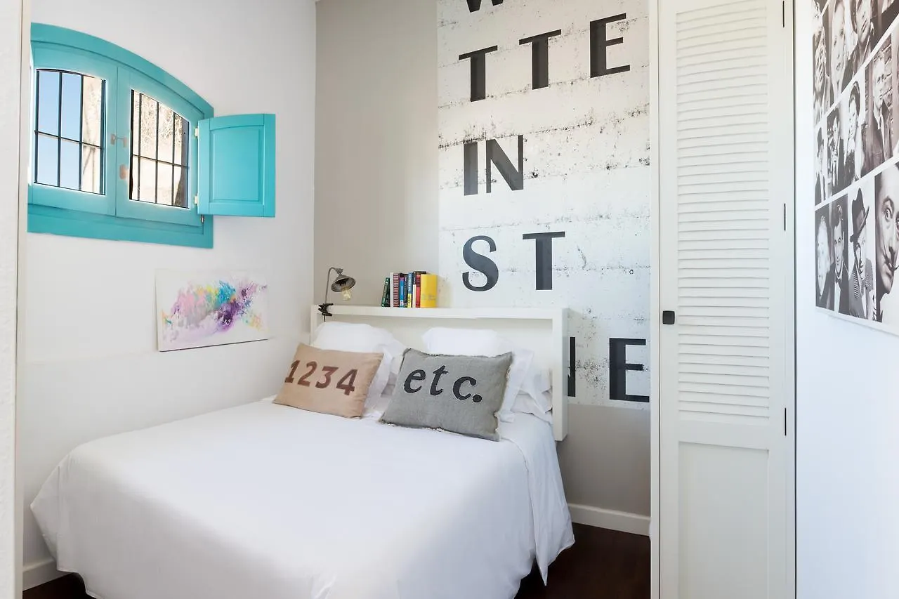 Puerta Catedral Art Gallery Apartment Seville
