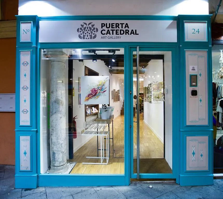 דירות סביליה Puerta Catedral Art Gallery