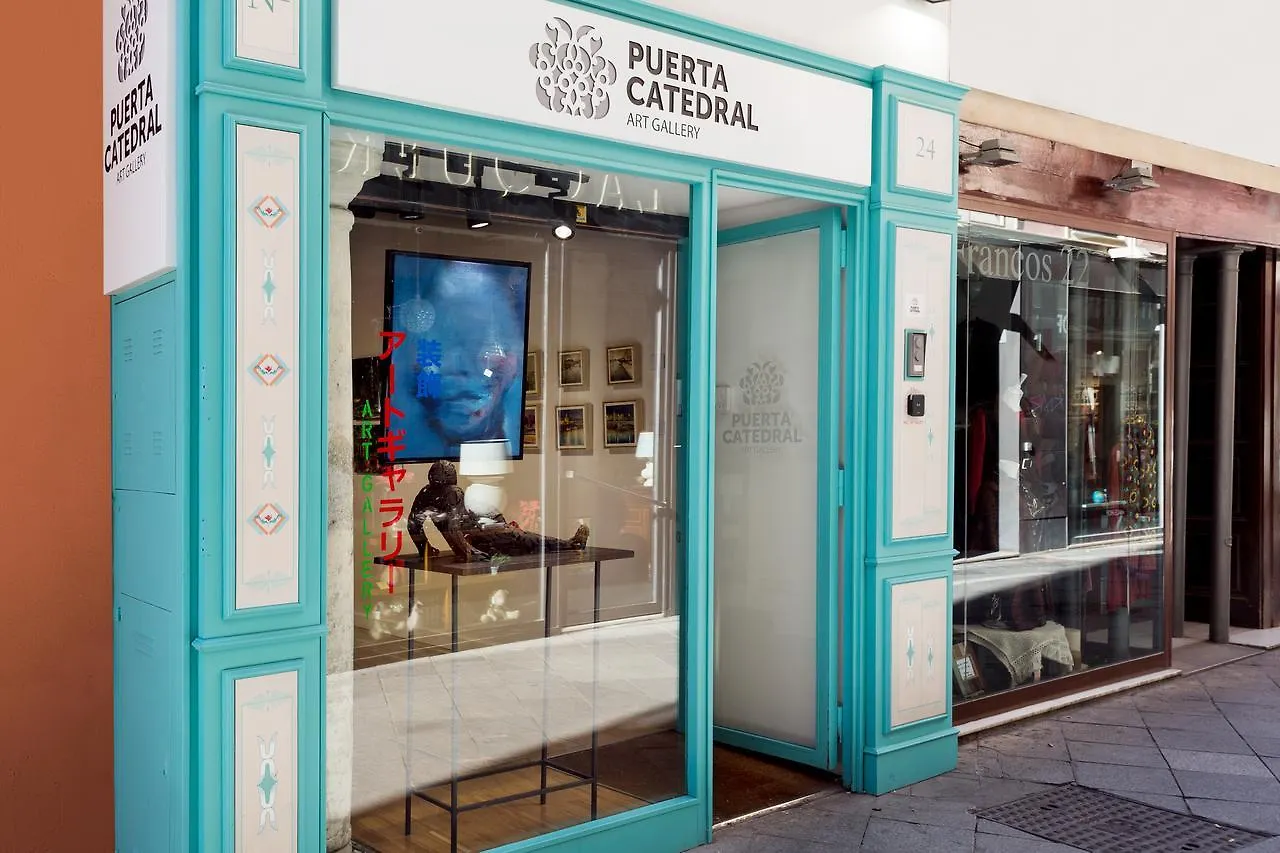 דירות סביליה Puerta Catedral Art Gallery